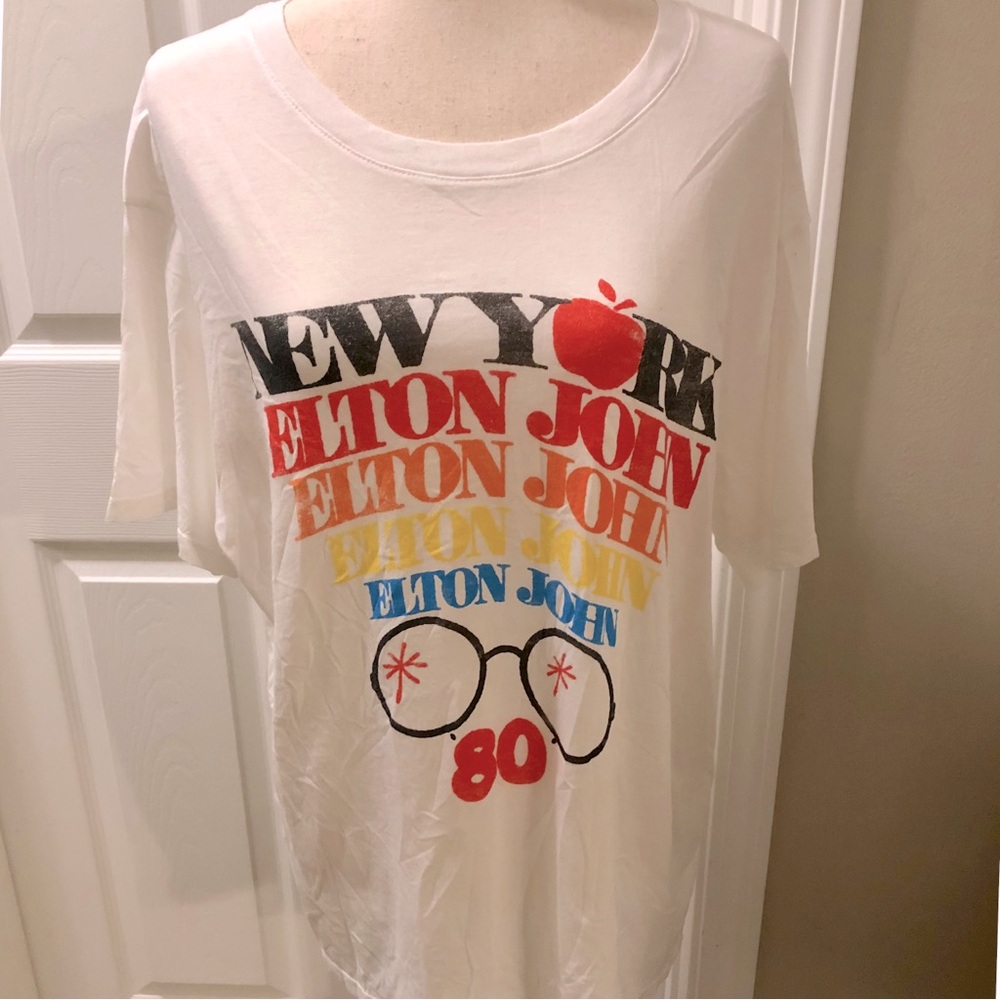 “NEW” Daydreamer Elton John New York ‘80 Era T-Shirt